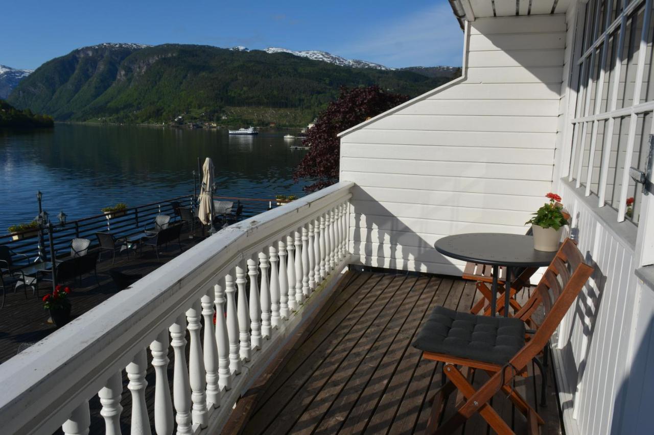 Strand Fjordhotel Ulvik Exterior photo