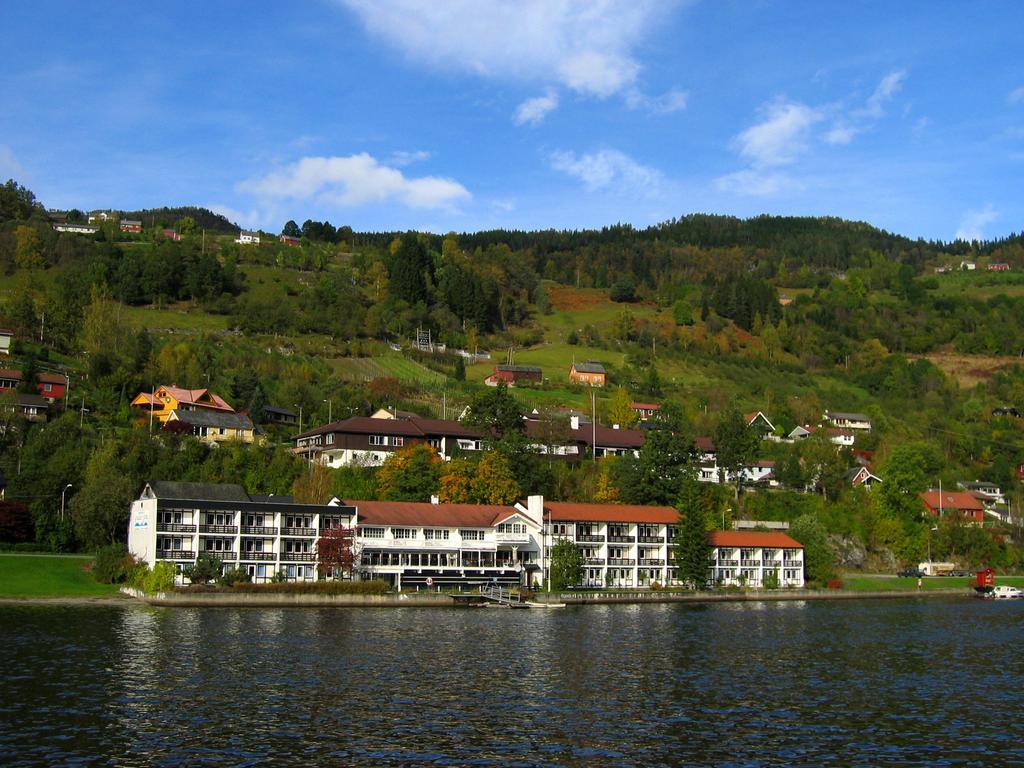 Strand Fjordhotel Ulvik Exterior photo