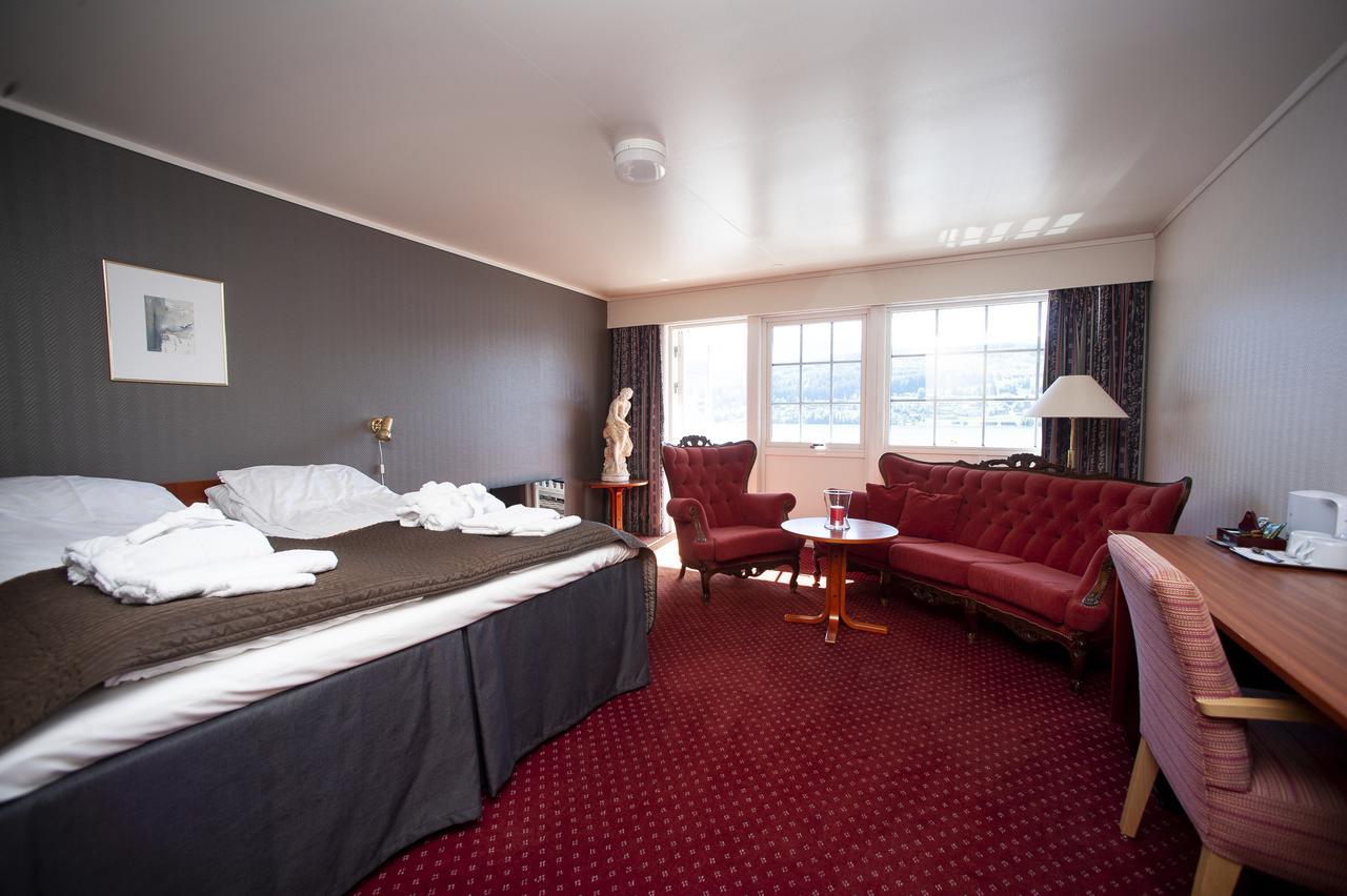 Strand Fjordhotel Ulvik Exterior photo