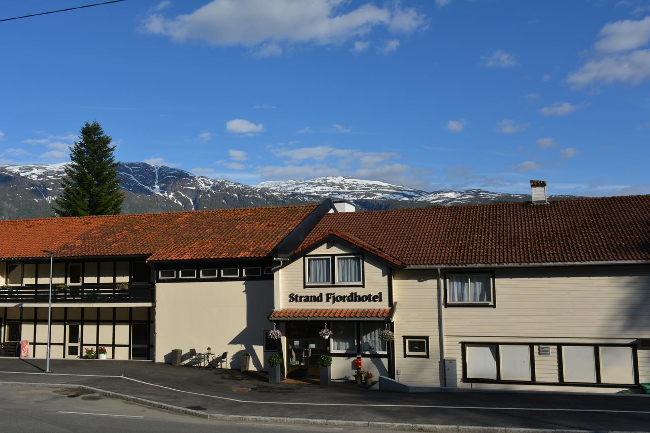 Strand Fjordhotel Ulvik Exterior photo